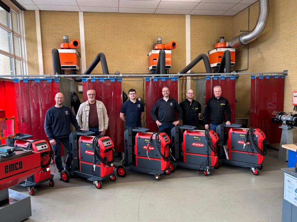 Nieuwe lasmachines van topkwaliteit voor het Vechtdal College! 1 vijf splinternieuwe Fronius TransSteel 3000C Pulse MIG-lasapparaten